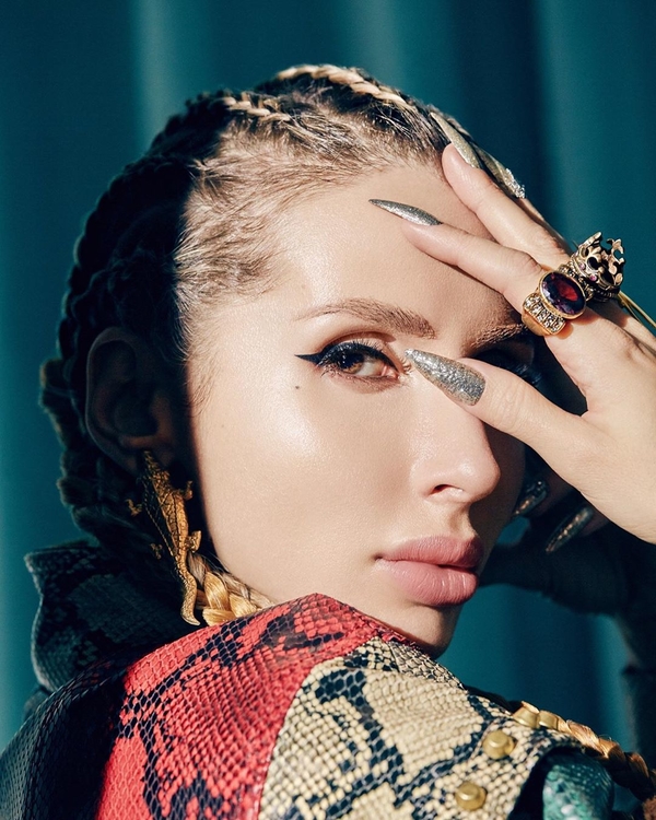 "Домовенок Кузя": Лобода удивила "растрепанным" образом в новом клипе