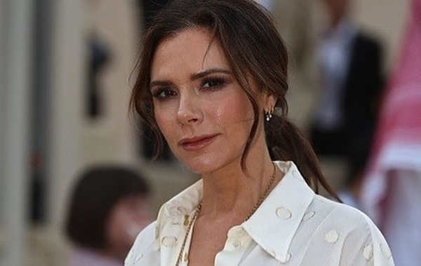 Виктория Бекхэм позировала в смелых образах для глянца