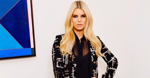 Джессика Симпсон показала, как подросла ее младшая дочь Берди