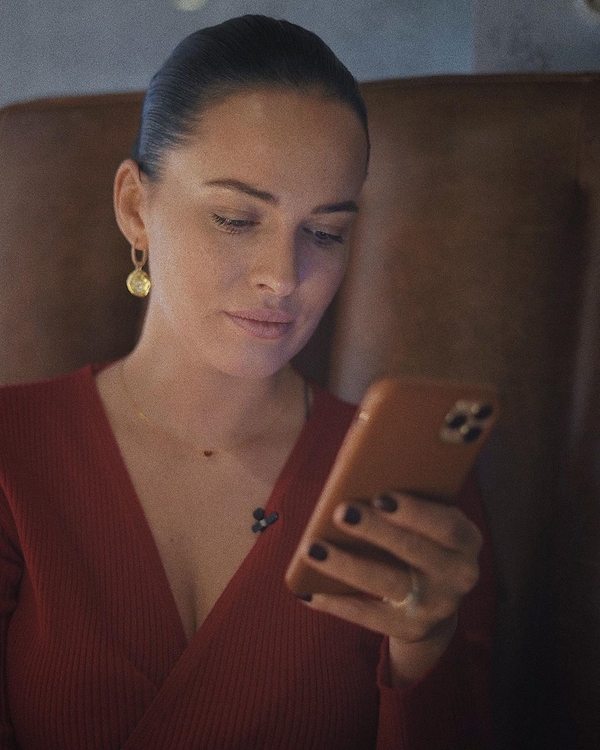 Не удержалась: Астафьева наделала голых фото на отдыхе