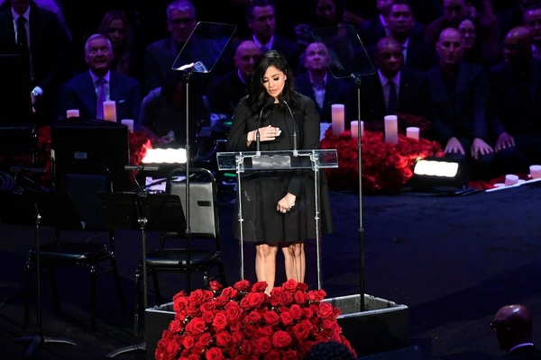 В США состоялась церемония прощания с Коби Брайантом и его дочерью