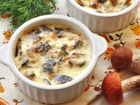 Рецепт на обед: жульен с курицей и грибами с белым соусом