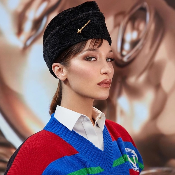 Откровенно: Супермодель Белла Хадид показала фото топлес