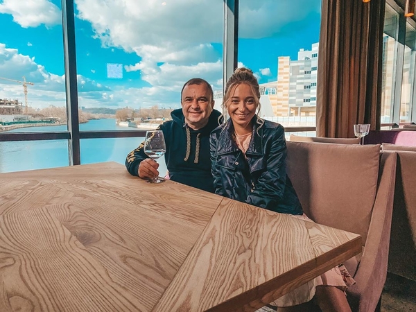 Полуголый Виктор Павлик раскрыл подробности личной жизни с молодой невестой