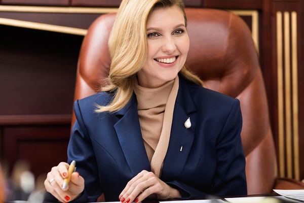 Первая леди Елена Зеленская повторила образ 2-месячной давности