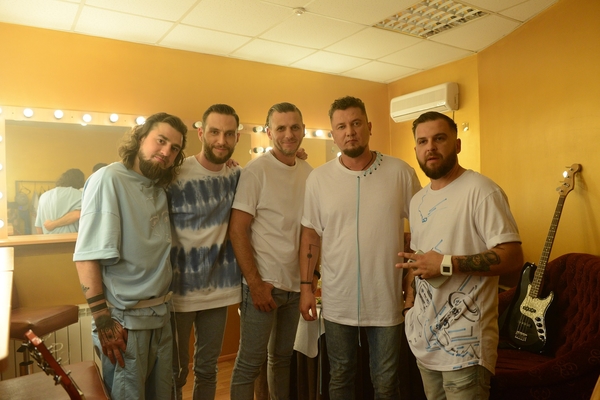 Группа "БЕZ ОБМЕЖЕНЬ" снялась в первом детективном сериале "Квартала 95"