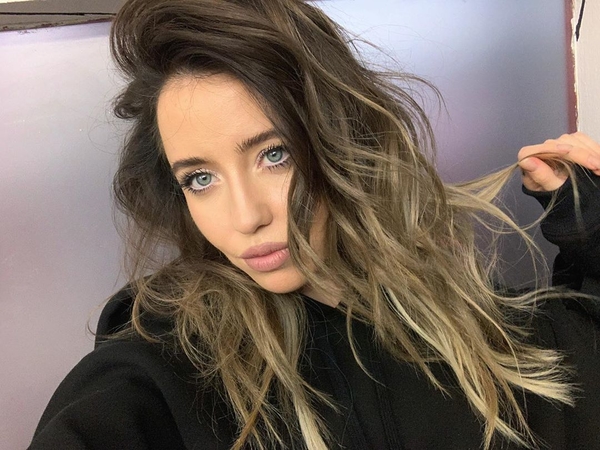 Она крейзи? Дорофеева запостила пикантное фото и изумила фанатов