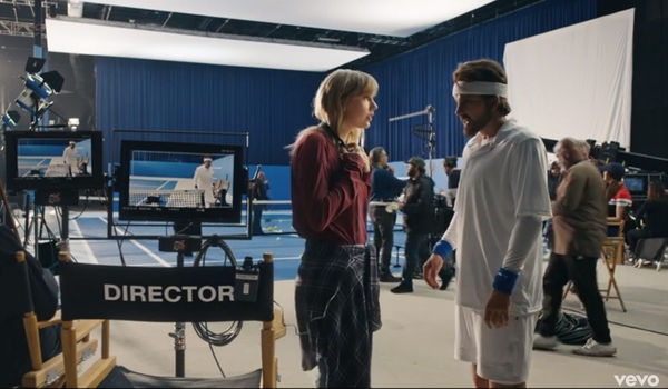 12 миллионов просмотров за день: Провокационный клип Тейлор Свифт бьет рекорды в Сети