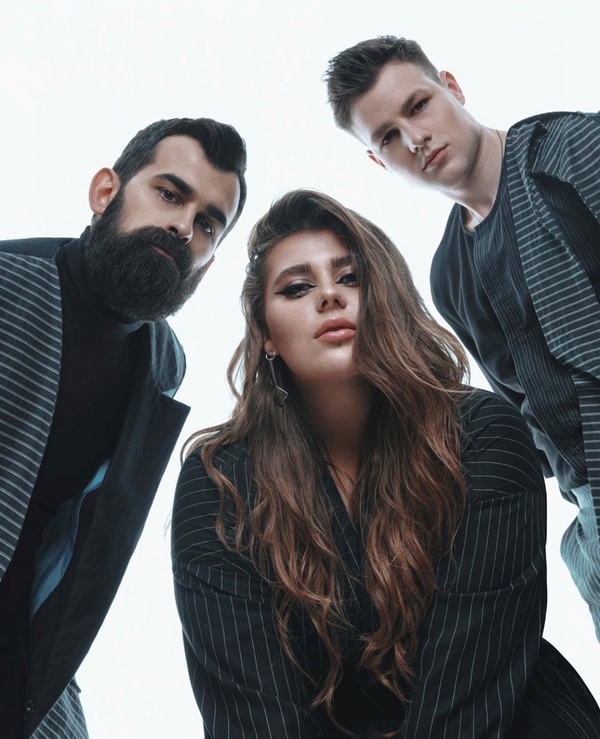 Солистка "KAZKA" прокомментировала свои откровенные фото в соцсетях