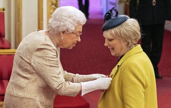 Британская корона: Елизавета II боится заразиться коронавирусом