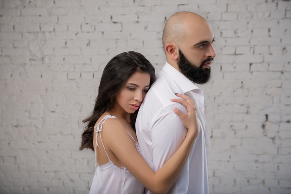 Украинский дуэт EDGAR & EMMA представил трогательную композицию с восточными мотивами