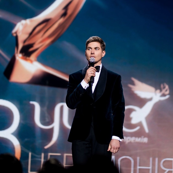 Владимир Остапчук попал в новый скандал на концерте группы KAZKA - видео