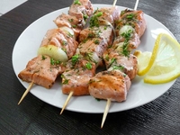 Как приготовить маринад для рыбного шашлыка