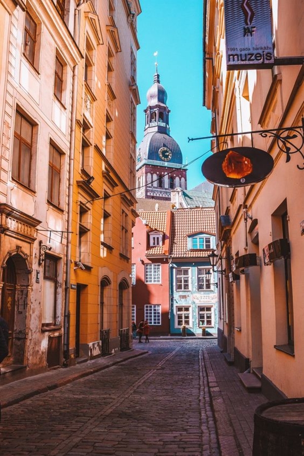 Маевка за границей: Сколько стоят автобусные и авиа туры в Европу на майские 2020