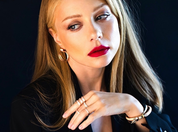 Откровенно и красиво: Тина Кароль поразила снимками с концерта