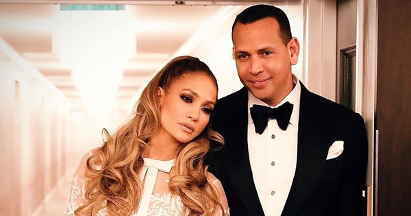 Жених Дженнифер Лопес трогательно поздравил ее с годовщиной помолвки