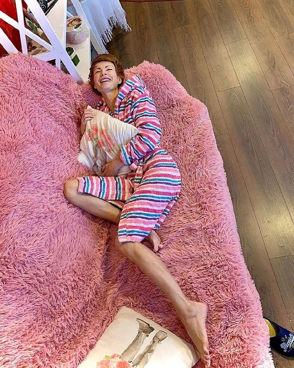 #ЗалишайсяВдома: чем звезды занимаются на карантине