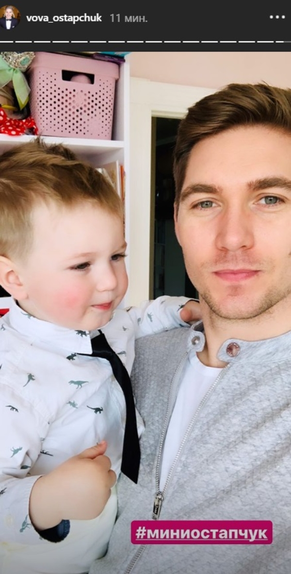 Торт, шарики и подарки: Заметно похудевший Остапчук поздравил сына с 2-летием