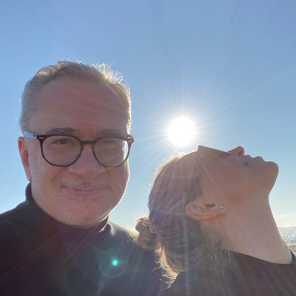 Ролевые игры: Брежнева показала. как проводит карантин с мужем