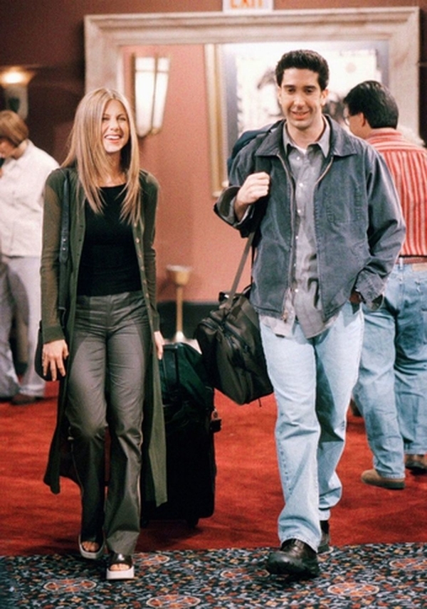 90-е у руля: ТОП-7 образов из “Друзей”, которые нужно повторить