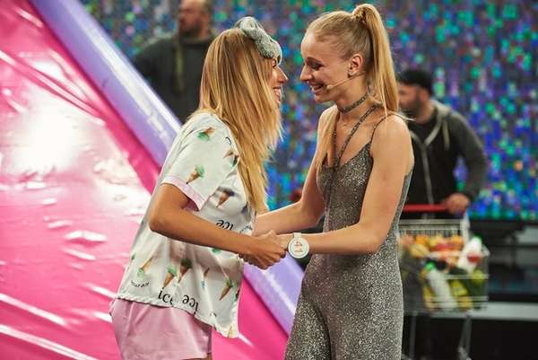 Леся Никитюк уступила место ведущей шоу "Кто против блондинок?"