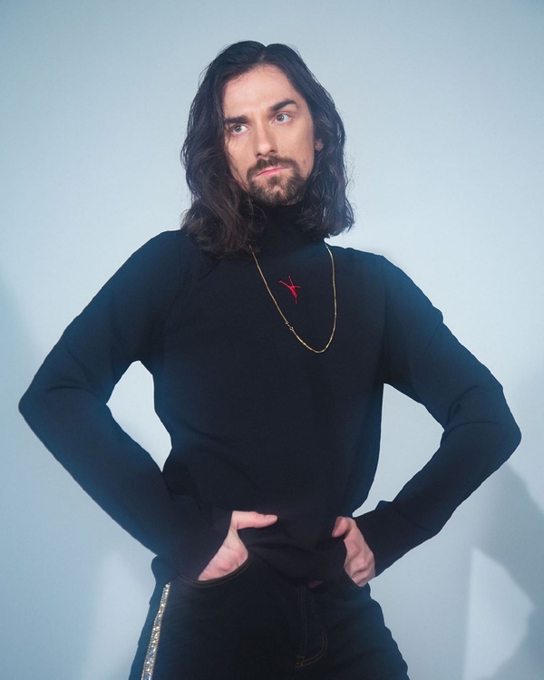 "Сцена помогла побороть комплексы": признание Антона Савлепова