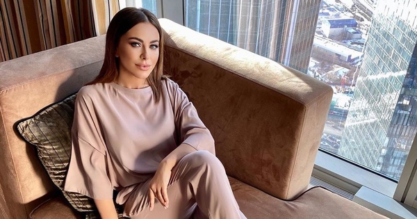 "Замуж?": Ани Лорак похвасталась фотосессией в белом платье