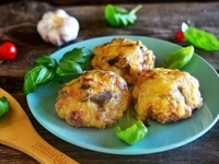 Куриные ватрушки с рисом: необычный рецепт