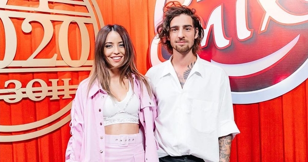 Дорофеева и Дантес показали интимные кадры из домашней фотосессии