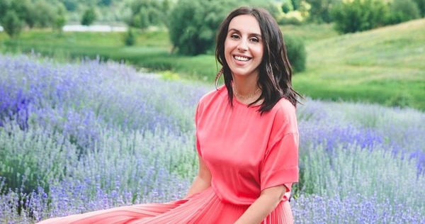 "Полола грядки и собирала черешню": Джамала вспомнила о детстве в Крыму