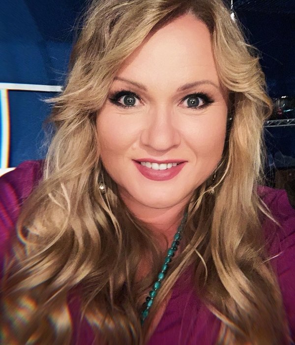 "Называли дылдой" : Олеся Жураковская рассказала о булинге в школе