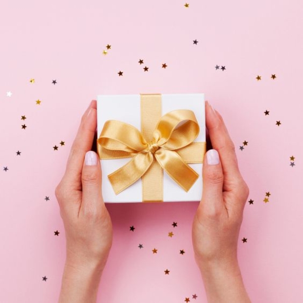 Что можно подарить свекрови на день рождения: 40 оригинальных идей подарков