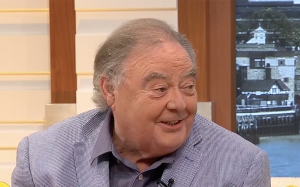 В Британии от коронавируса умер известный комик