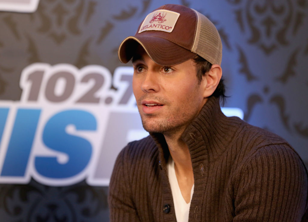 Энрике Иглесиас показал двухмесячную дочь от Курниковой