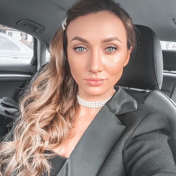 "Приколистка!": Ризатдинова смастерила эффектное мини из подручных материалов