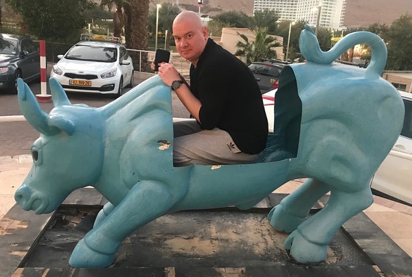 Именинник Евгений Кошевой и его неожиданные признания о "первых" и "последних" разах