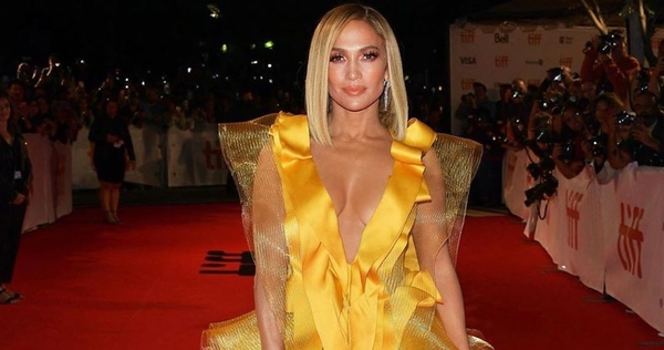 Дженнифер Лопес перенесла свадьбу с Родригесом из-за пандемии