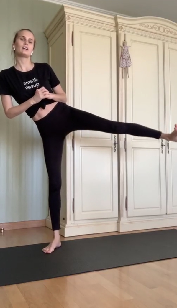 Тренировка на каждый день: комплекс упражнений от Аллы Костромичевой