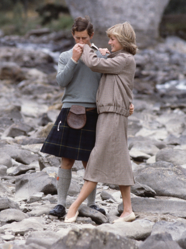 ТОП-9 нарядов принцессы Дианы, идеальных для самоизоляции