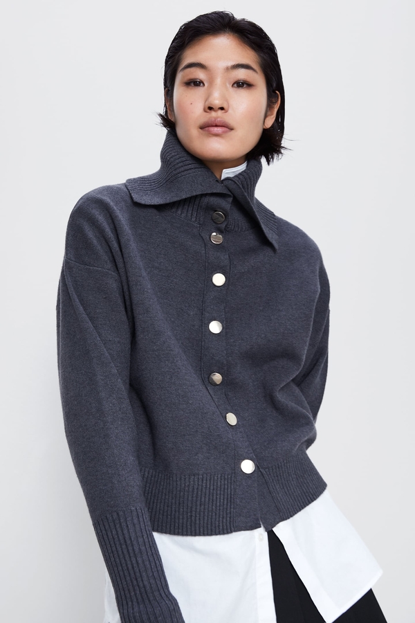 Дедушкин свитер: Новый ретро-тренд, одобренный Беллой Хадид