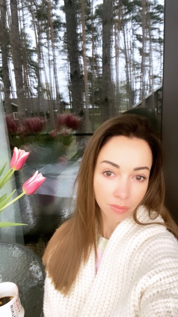 Больше не брюнетка: Екатерина Кухар изменила имидж на карантине