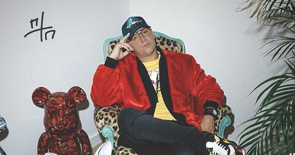 "Дома": Потап в новом клипе показал, как не "сойти с ума" на карантине