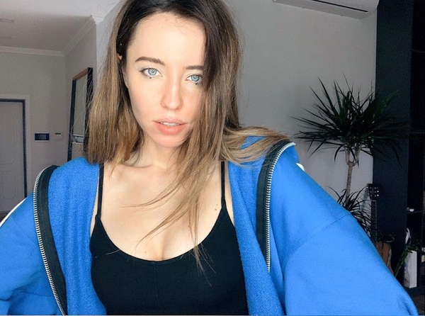 Сексуально и непошло: Дорофеева поразила Сеть обнаженными ягодицами