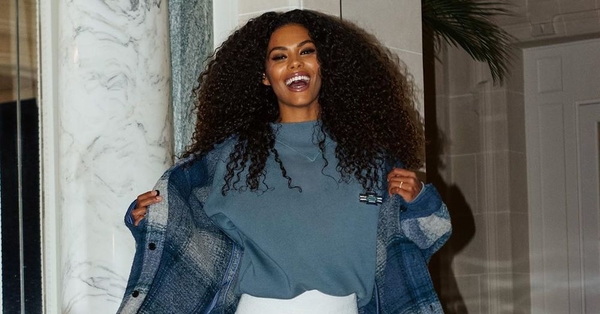 Соблазнительная Тина Кунаки запостила архивные кадры "беременной" фотосессии