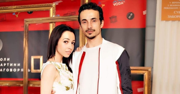 Муж Екатерины Кухар очаровал Сеть семейным фото