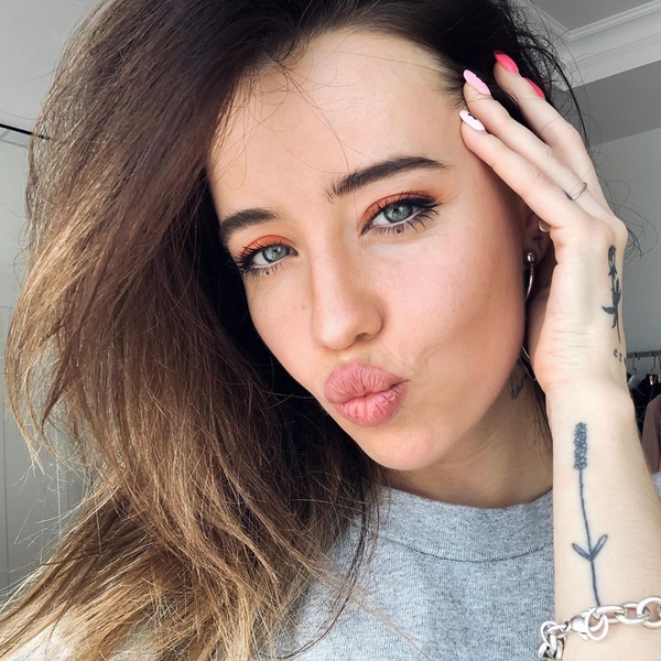 Надя Дорофеева похвасталась стильным "карантинным" образом - фото