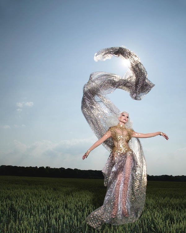 Мать Илона Маска 72-летняя модель поразила Сеть эффектными образами