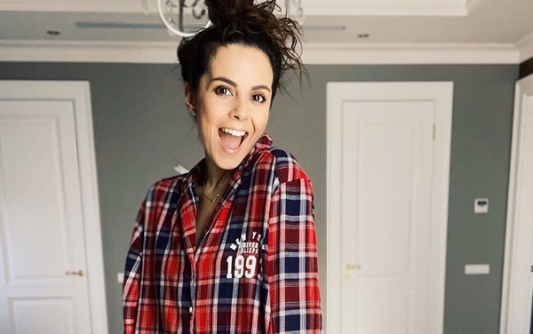 "Вы заметили?": Игривая Каменских выставила фото из спальни