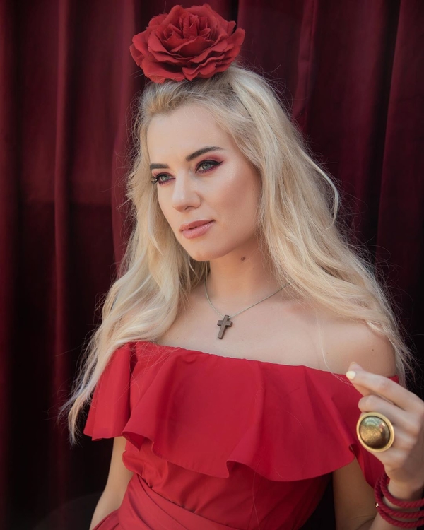 Арахибутирофобия, овофобия и другие: чего боятся звезды?