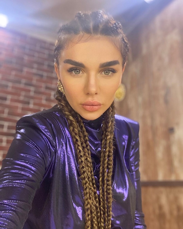 "Худышка такая": Седокова засветила подкачанную фигуру в белье